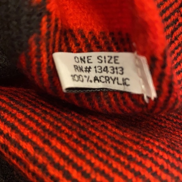 Nwot Fleece Blanket Poncho Cardigan One Size Red Black Buffalo Check Fringe Warm - Picture 9 of 9